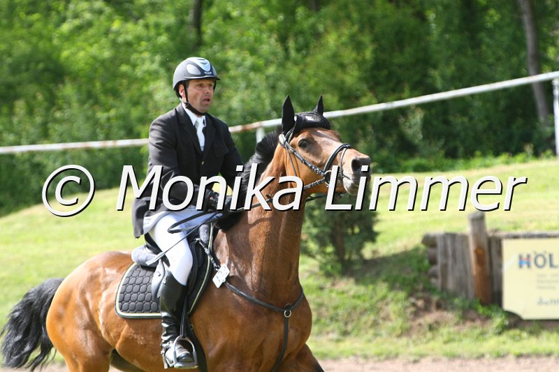 204M1551_JPs Zindy_Spring_Ax.JPG